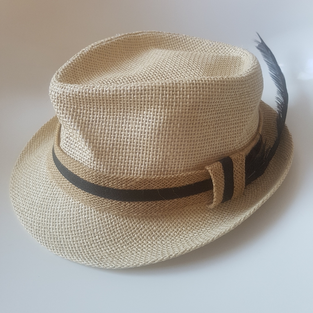 Fedora in Natural Colour with Striped Band and Removable Feather